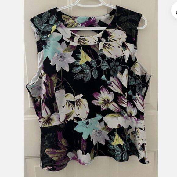 Worthington PXL Sleeveless Top Upper Back Cutout Floral - Picture 1 of 3
